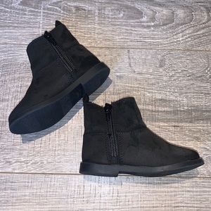 *SOLD* Old Navy Toddler Girl Boots (6T)